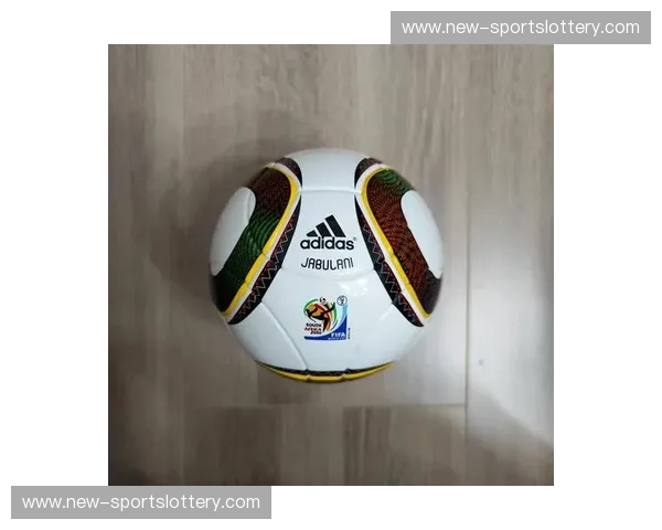 史蒂文森vs.贝卢:足球场上的巨星对决,荣耀与争议交织的传奇